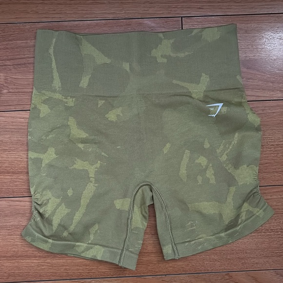 Gym shark shorts - Picture 2 of 4